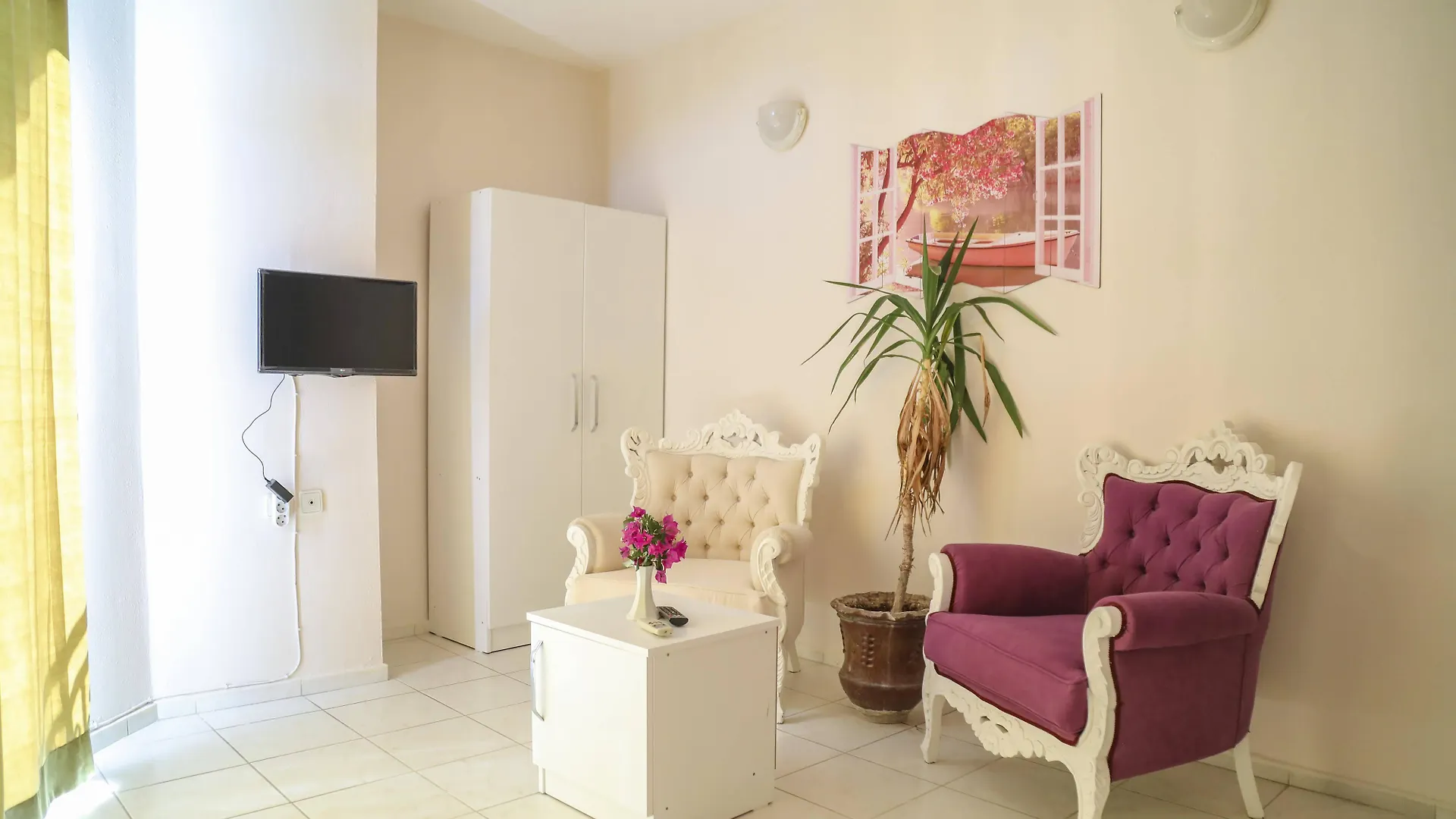 Hotel Masli̇Na Otel Smirne