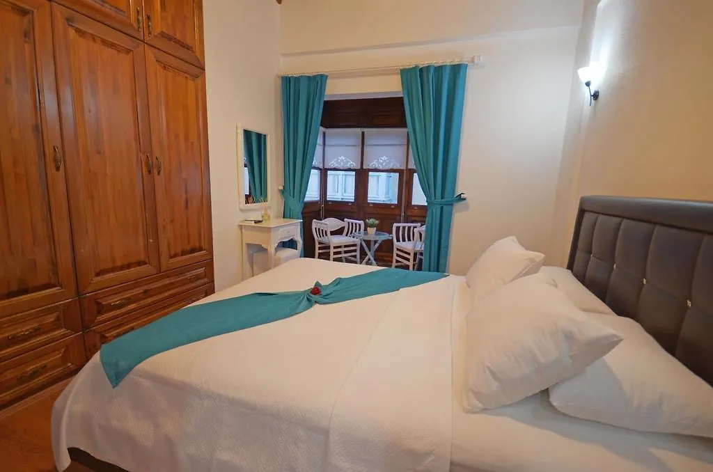 Masli̇Na Otel Smirne Hotel
