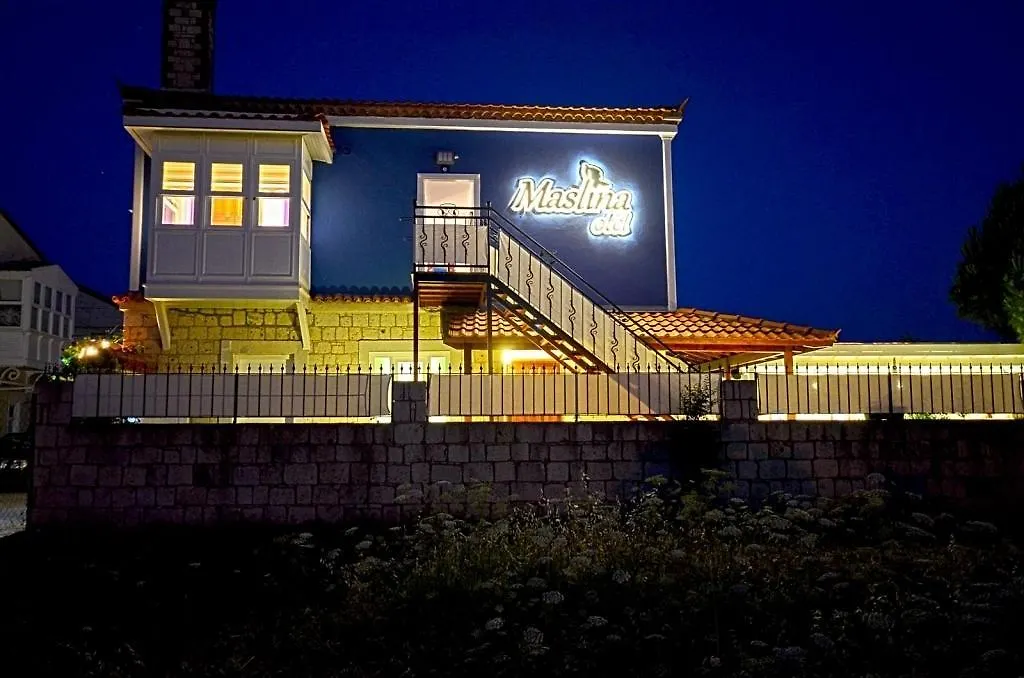 Masli̇Na Otel Smirne Hotel