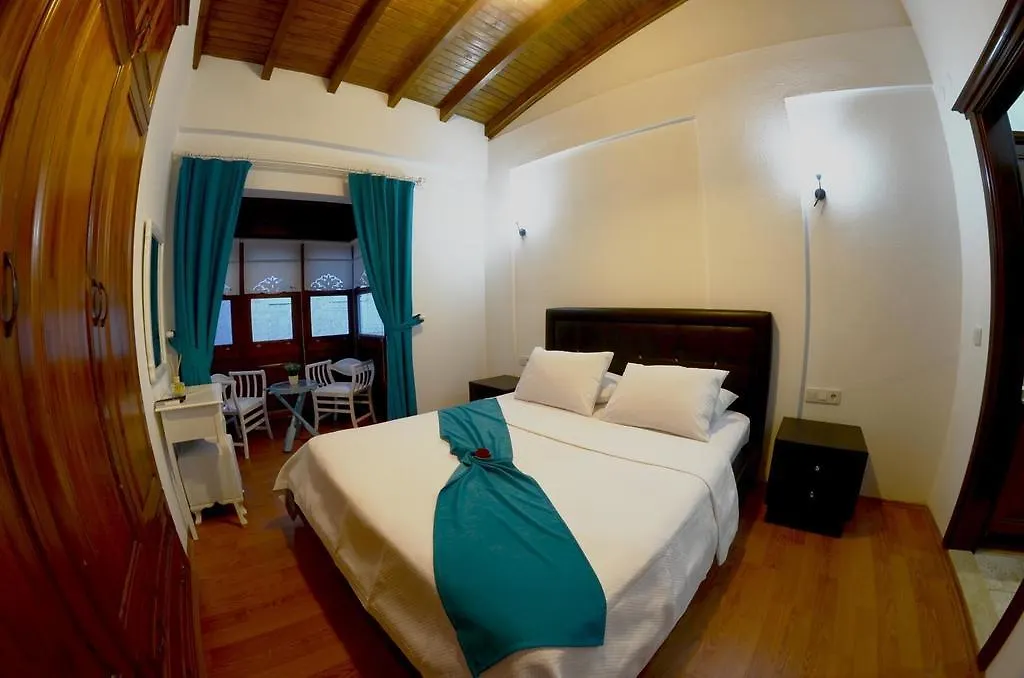 Masli̇Na Otel Smirne Turchia