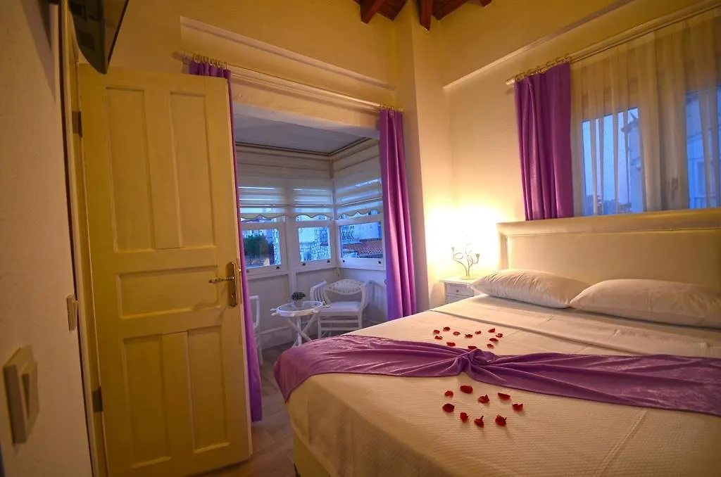 Masli̇Na Otel Smirne Hotel