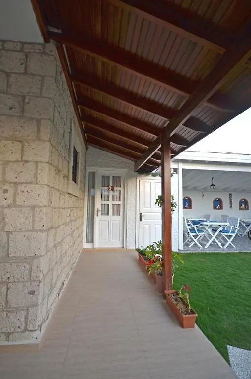 Masli̇Na Otel Smirne Turchia
