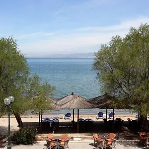 Noni , Agía Triás Yunanistan