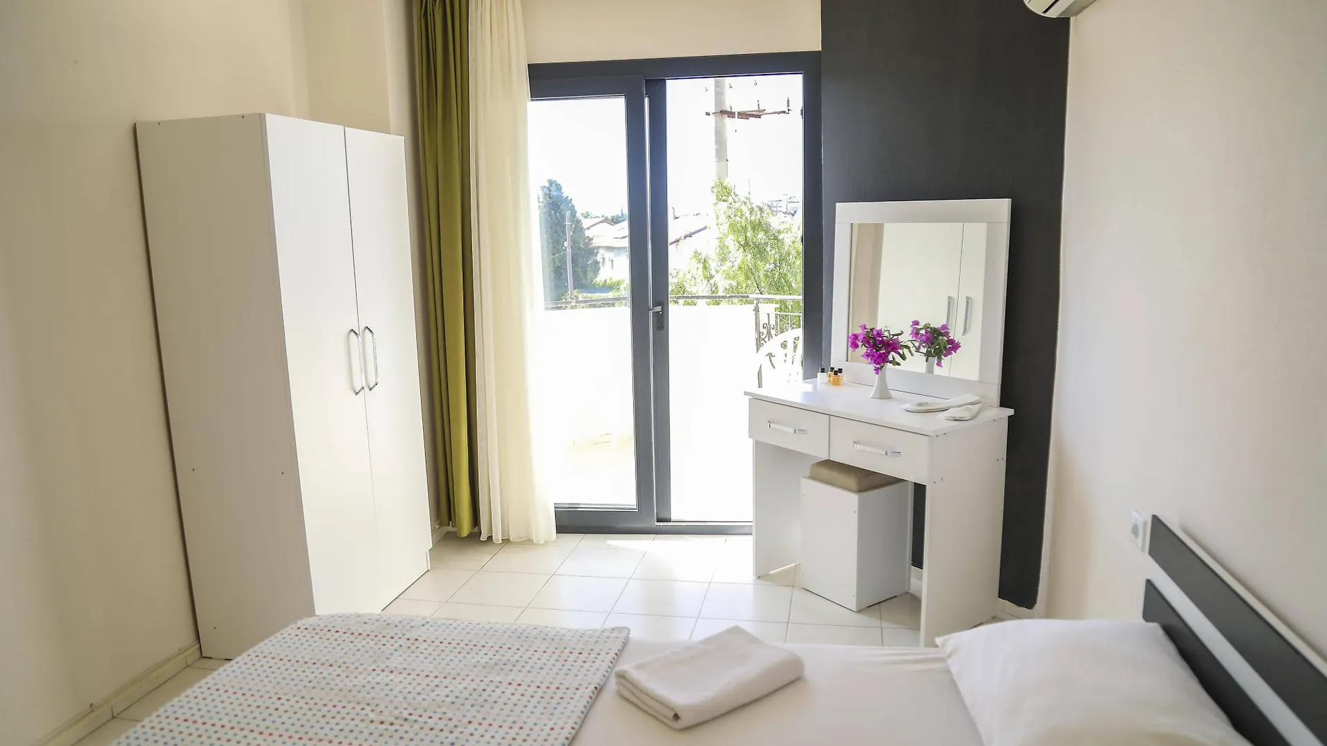 ***  Masli̇Na Otel İzmir Türkiye