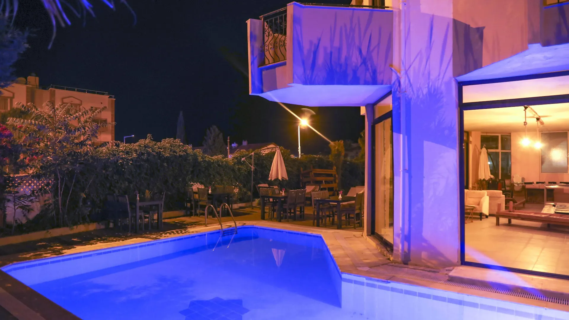 Masli̇Na Otel İzmir