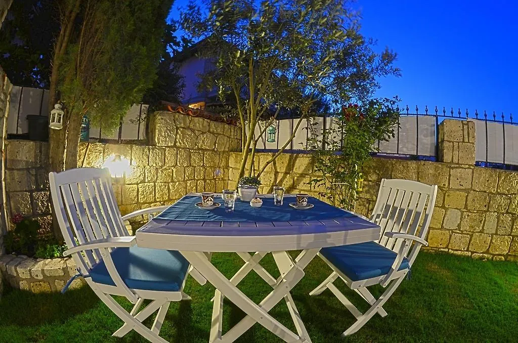 Masli̇Na Otel İzmir