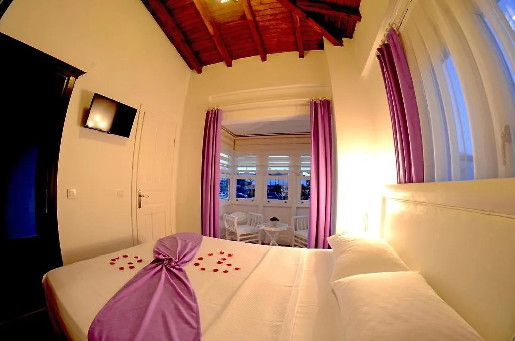 Masli̇Na Otel İzmir